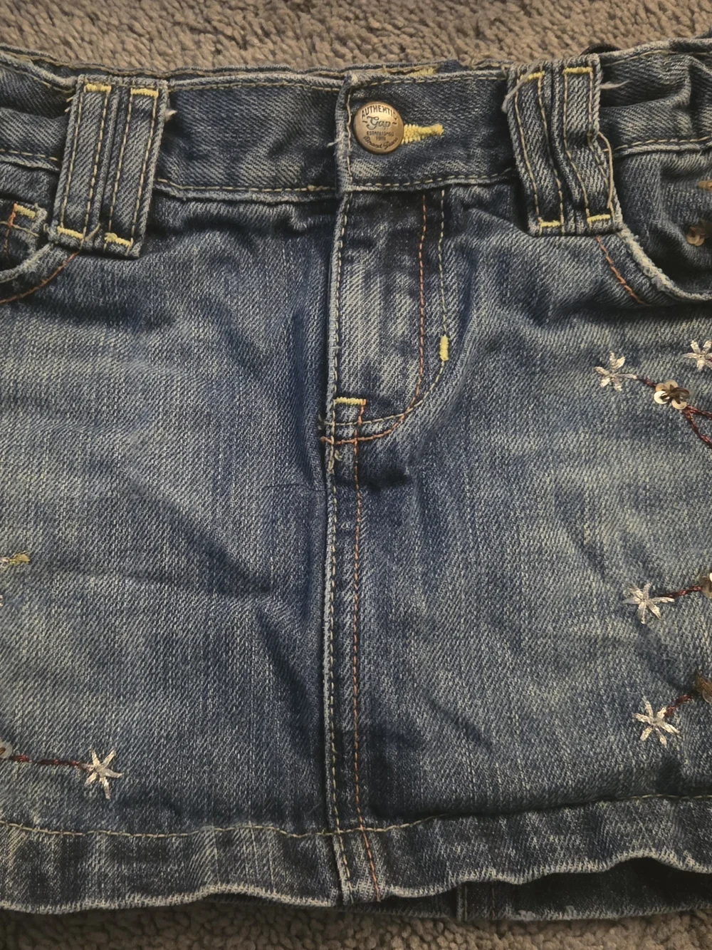 GAP brand, Blue Denim, Toddler‎ jean skort with Floral Embroidery, Size 4